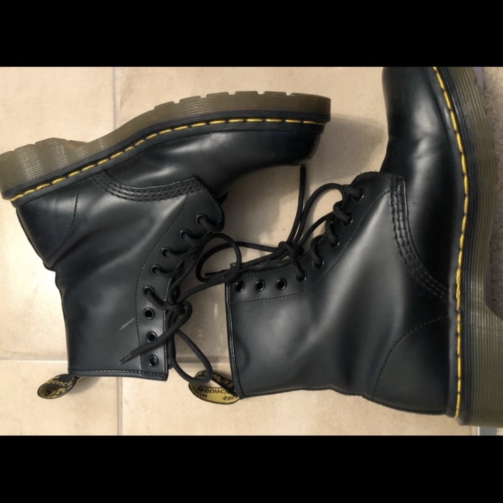 Doc Marten air wair size 8